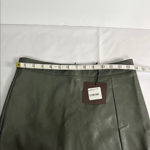 Le Lis Green Pencil Mini Skirt for Work - Picture 3 of 5